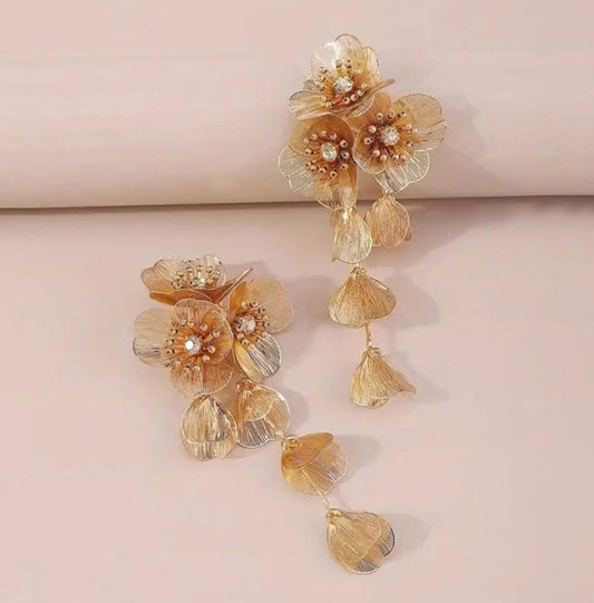 Luxury Earrings With  Shiny Rhinestone Dangle Style